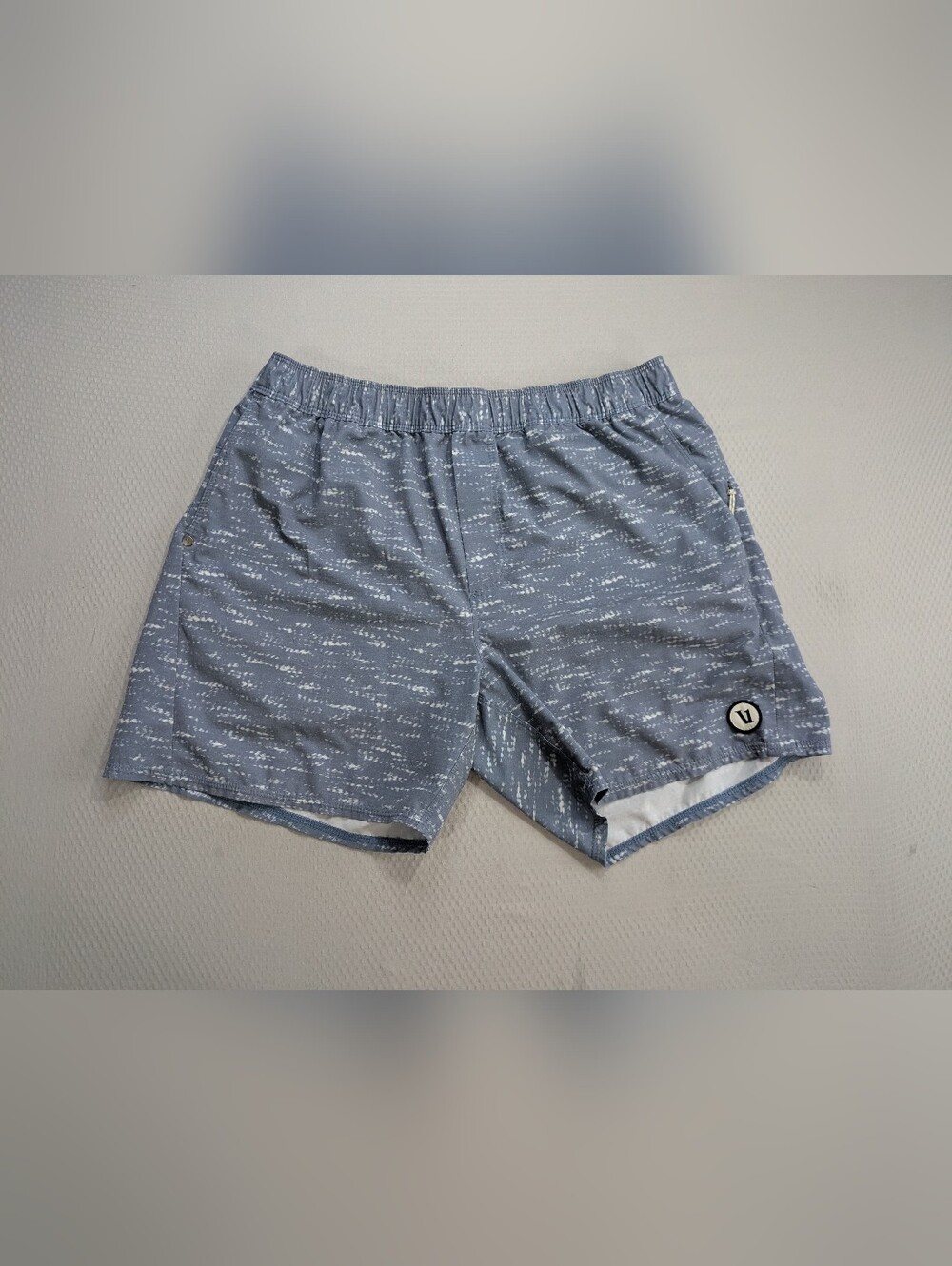 Vuori Men’s L Cape Shorts Blue Unlined Athletic Training 6" inseam V369